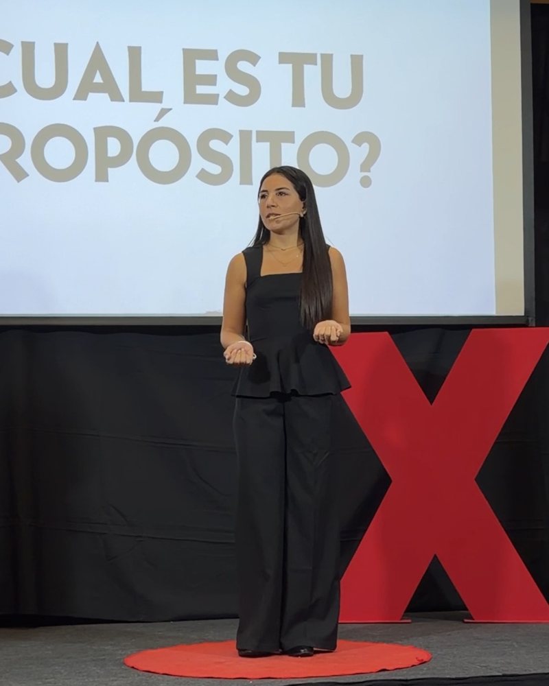 Clara Pérez en su charla TEDx